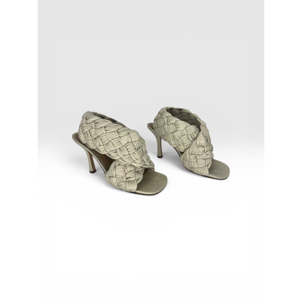Bottega Veneta Board Intrecciato Woven Lambskin Slingback Heels Size 39‎